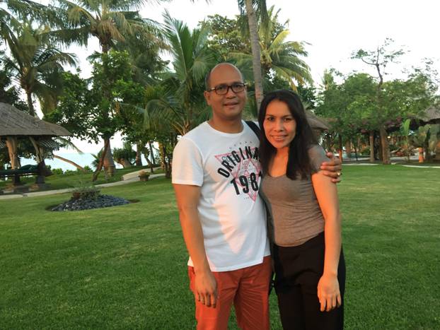 I Nengah Yasa Adi Susanto, S.H. bersama sang istri