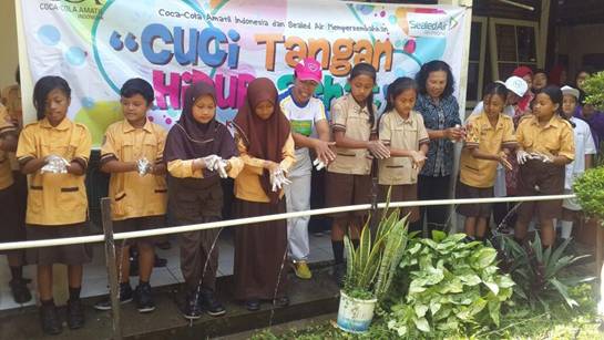 Di Semarang, Cuci Tangan Hidup Sehat digelar di kantor Unit Pelaksana Teknis Dinas (UPTD) Pendidikan Kecamatan Bawen, dan diikuti oleh 80 peserta 