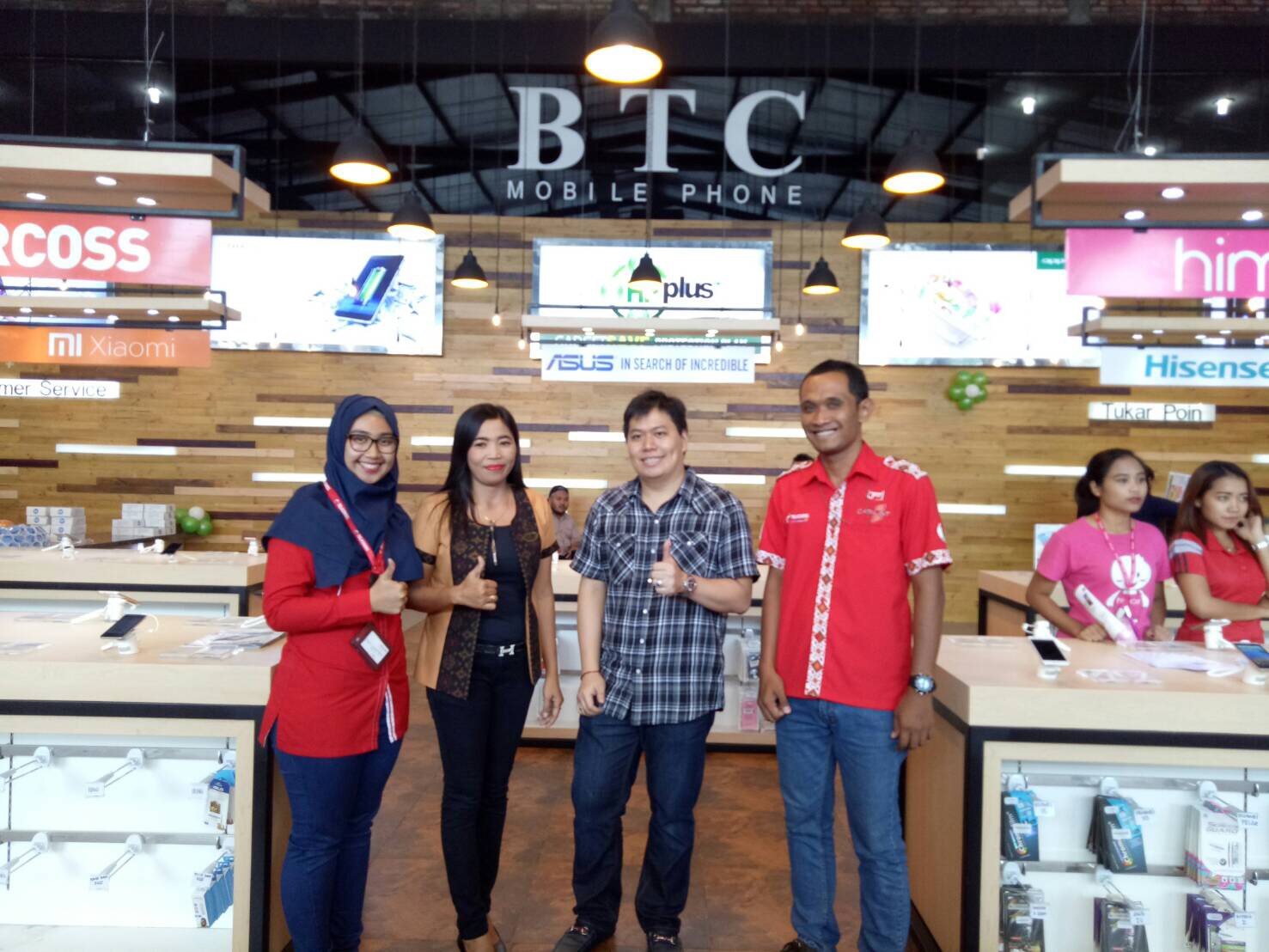 sinergi-antara-telkomsel-regional-bali-nusra-btc-gadget-store