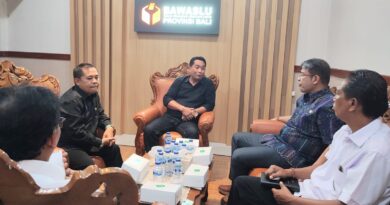 Kunjungi Bawaslu Bali, Ngurah Ambara Putra Ingatkan agar Pilkada Berjalan Baik