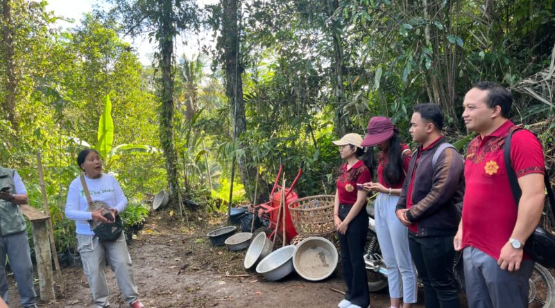 Komunitas Bambu Alam Sejahtera Gandeng PMHD Universitas Warmadewa Kolaborasi Tanam Bambu & Bersih-bersih Sampah Plastik