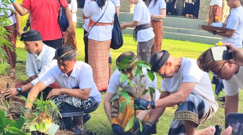 Peringati Hari Bumi: The Meru Sanur dan Bali Beach Hotel, The Heritage Collection Tanam Pohon yang Terinspirasi dari “Panca Maha Bhuta”