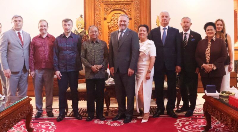 Perkuat Kerja Sama Indonesia dan Rusia, Gubernur Koster Terima Delegasi Parlemen Saint Petersburg, Harap Gencar Promosi Pariwisata Dua Wilayah Perkuat Kerja Sama Indonesia dan Rusia, Gubernur Koster Terima Delegasi Parlemen Saint Petersburg, Harap Gencar Promosi Pariwisata Dua Wilayah