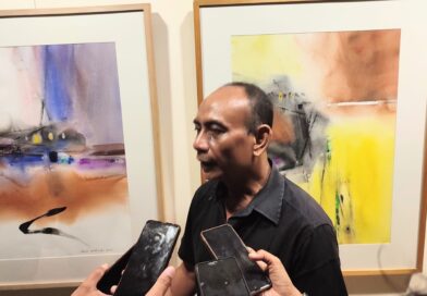 Pameran Tunggal Mahendra Mangku di Komaneka Gallery: “Yang Tersisa Dalam Air, Waktu, Keheningan, dan Jejak Kemunculan” Pameran Tunggal Mahendra Mangku di Komaneka Gallery: “Yang Tersisa Dalam Air, Waktu, Keheningan, dan Jejak Kemunculan”