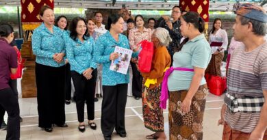PKK Badung Bersinergi dengan TP. PKK Provinsi Bali Salurkan Bantuan di Tiga Desa