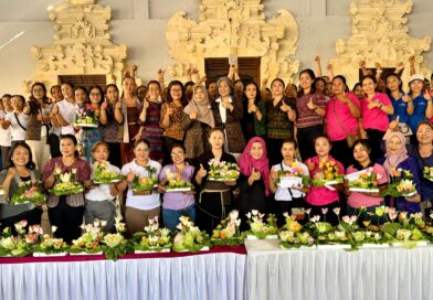 Ketua GOW Badung Buka Pelatihan Garnish dan Fruit Carving di Kedonganan Ketua GOW Badung Buka Pelatihan Garnish dan Fruit Carving di Kedonganan