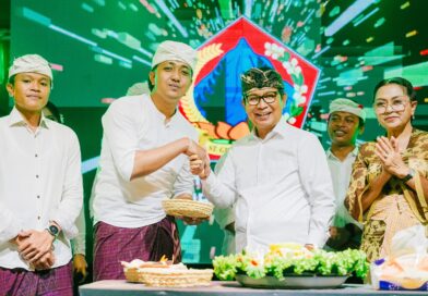 HUT Ke-53 ST Girindra Putra Banjar Tegalnarungan, Bupati Ingatkan Generasi Muda Pendidikan adalah Investasi Terbaik HUT Ke-53 ST Girindra Putra Banjar Tegalnarungan, Bupati Ingatkan Generasi Muda Pendidikan adalah Investasi Terbaik