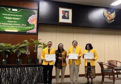 FIB UI dan Yayasan Jati Nusa Lestari Dorong Pelestarian Lingkungan melalui Adopsi Pohon Jati Merah FIB UI dan Yayasan Jati Nusa Lestari Dorong Pelestarian Lingkungan melalui Adopsi Pohon Jati Merah