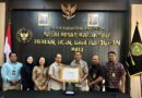 Karantina Bali Terima Penghargaan dari International Union for Conservation of Nature Species Survival Commission Asian Songbird Trade Specialist Group Karantina Bali Terima Penghargaan dari International Union for Conservation of Nature Species Survival Commission Asian Songbird Trade Specialist Group