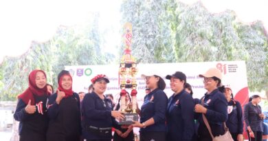 Semarakkan HUT ke-81 RI, BKOW Bali dan GOW se-Bali Adu Kekompakan dalam Lomba Ngejuk Kucit
