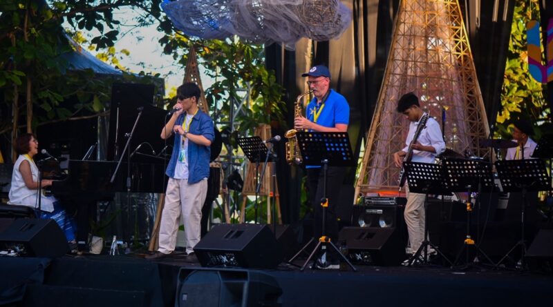 Malam Pembukaan Sthala Ubud Village Jazz Festival 2026, Salamander Big Band, Pameran Seni Daur Ulang Pertama, dan Semangat “Bukan untuk Uang” Warnai Edisi ke-13 Malam Pembukaan Sthala Ubud Village Jazz Festival 2026, Salamander Big Band, Pameran Seni Daur Ulang Pertama, dan Semangat “Bukan untuk Uang” Warnai Edisi ke-13