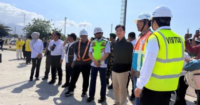 Pasca-Gempa NTT: Wapres Gibran Tinjau Pelabuhan Maumere, Pelindo Pastikan Operasional Tetap Jalan Pasca-Gempa NTT: Wapres Gibran Tinjau Pelabuhan Maumere, Pelindo Pastikan Operasional Tetap Jalan