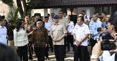 Mendikdasmen Dampingi Menko PMK Sugiono Lihat Sekolah Nyaman SDN Cirimekar 02 Bogor Mendikdasmen Dampingi Menko PMK Sugiono Lihat Sekolah Nyaman SDN Cirimekar 02 Bogor