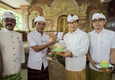 Karya Ngenteg Linggih di Balai Banjar Selat, Bupati Badung Adi Arnawa Ingatkan Warga Optimalkan Ruang Adat dan Budaya
